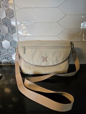 Hurley Cream Crossbody Bag